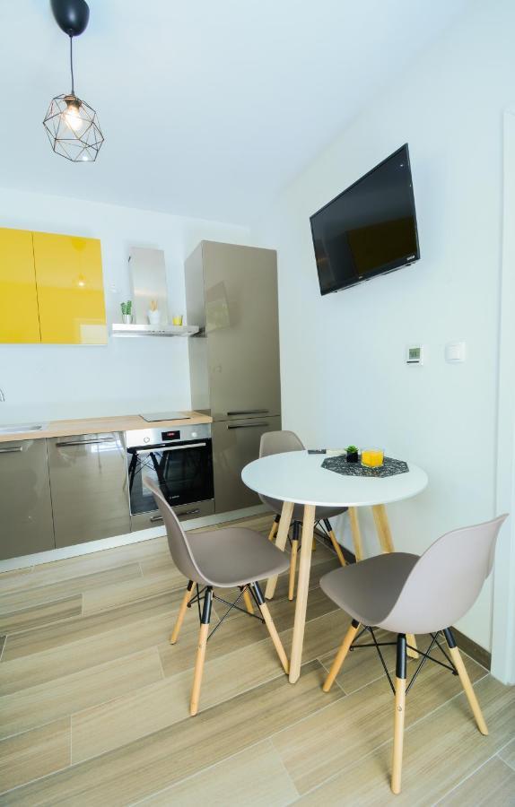 Apartment Grey&Yellow Zadar Exterior foto
